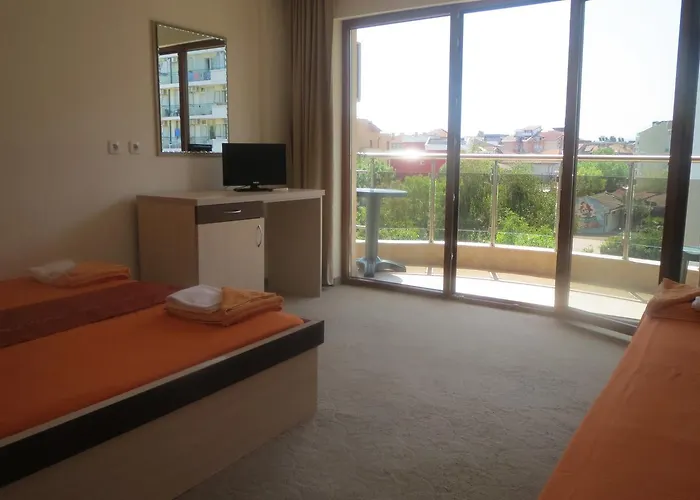 Family Golden Lion Hotel 2*